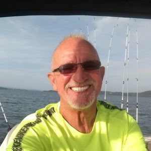 Meet your Posher, Dennis